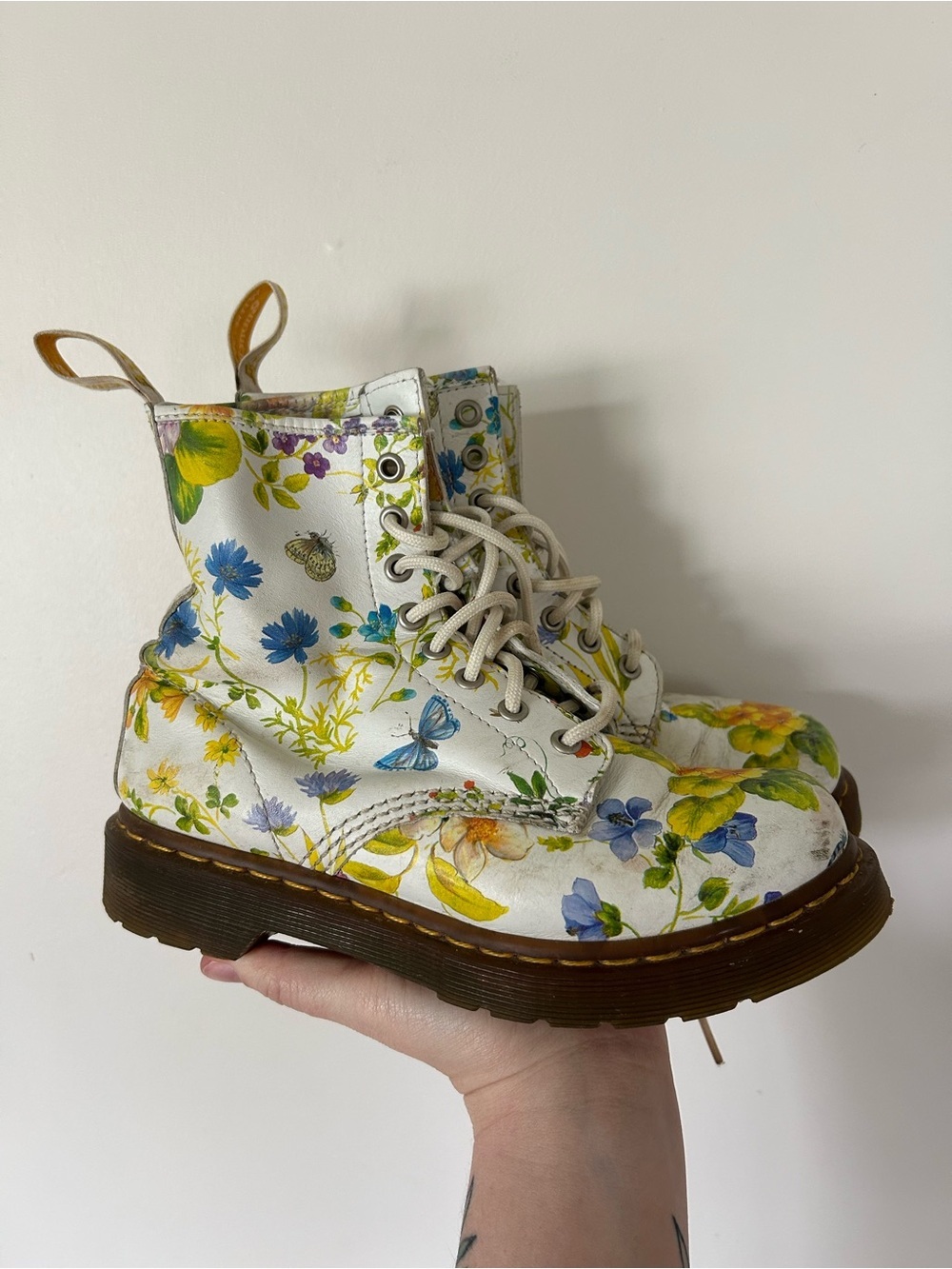 RARE Dr. Martens 11821 Floral Tulips Floral Flowers Womens 6 Size 36